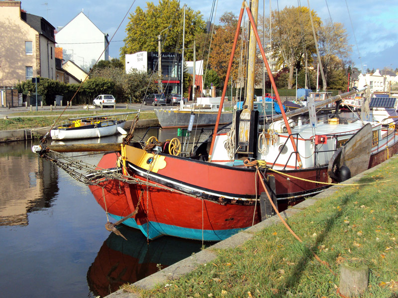 « Les bateaux à quai canal Saint-Martin... »
