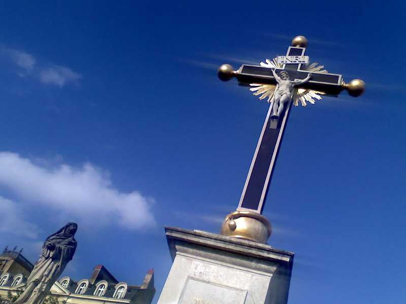 « La croix de la Place de la Mission »