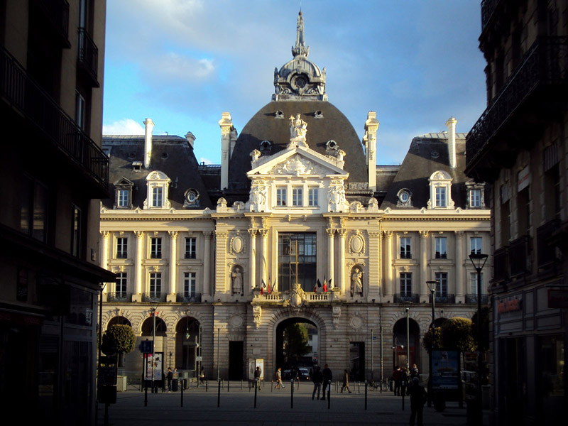 « La Poste République depuis la rue d'Orléans... »